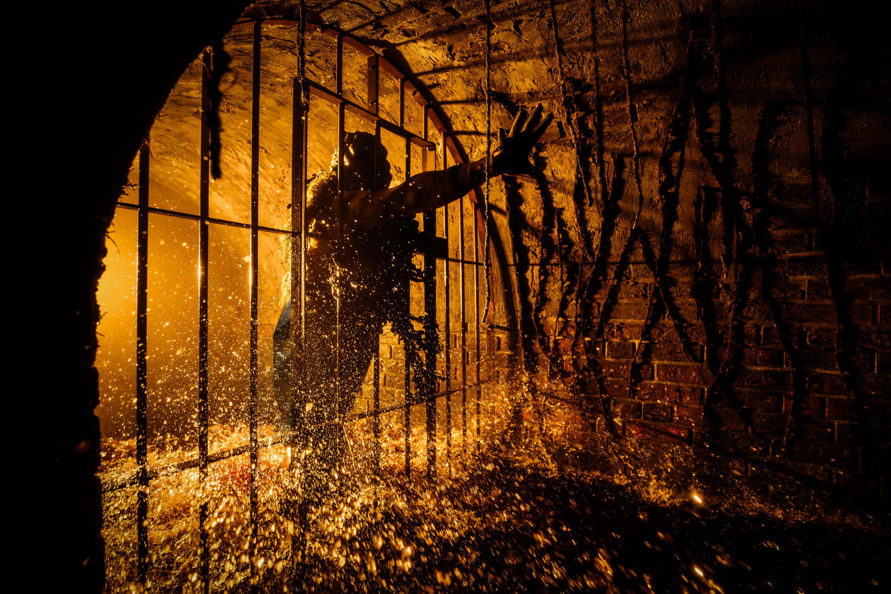 Ga ongedierte bestrijden in Below - Experience - Halloween Fright Nights